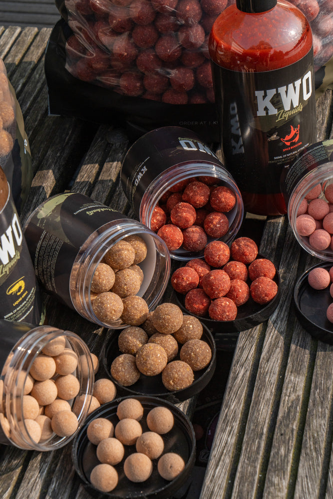 
                  
                    Spice en Krill boilies in een mix
                  
                