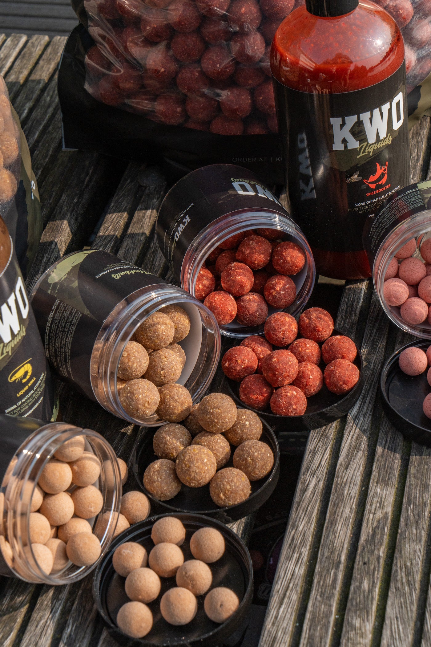 
                  
                    Spice en Krill boilies in een mix
                  
                